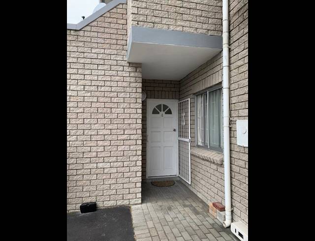 1 BEDROOM APARTMENT FOR SALE IN TABLE VIEW